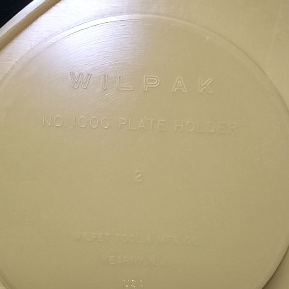 Wilpak 6 piece plastic picnic paper plate & cup holder set - Picture 3 of 7